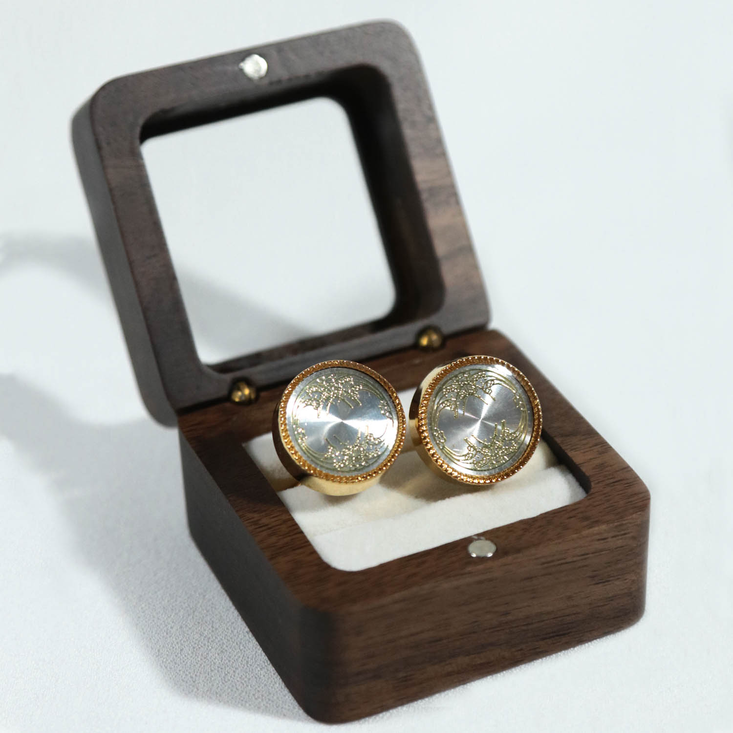Cufflinks
