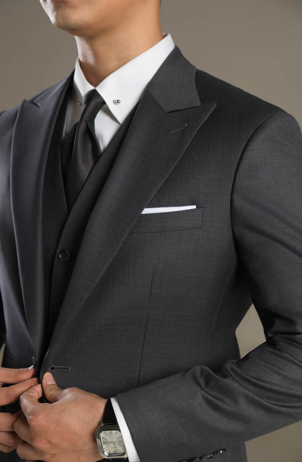 Look2 Dark grey 3 pieces suit